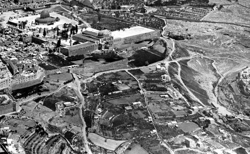 aerial photo of Jerusalem in 1931